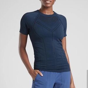 Athleta Oxygen Tee Navy Blue Seamless Mesh Athletic Top Womens Medium NWT Gym